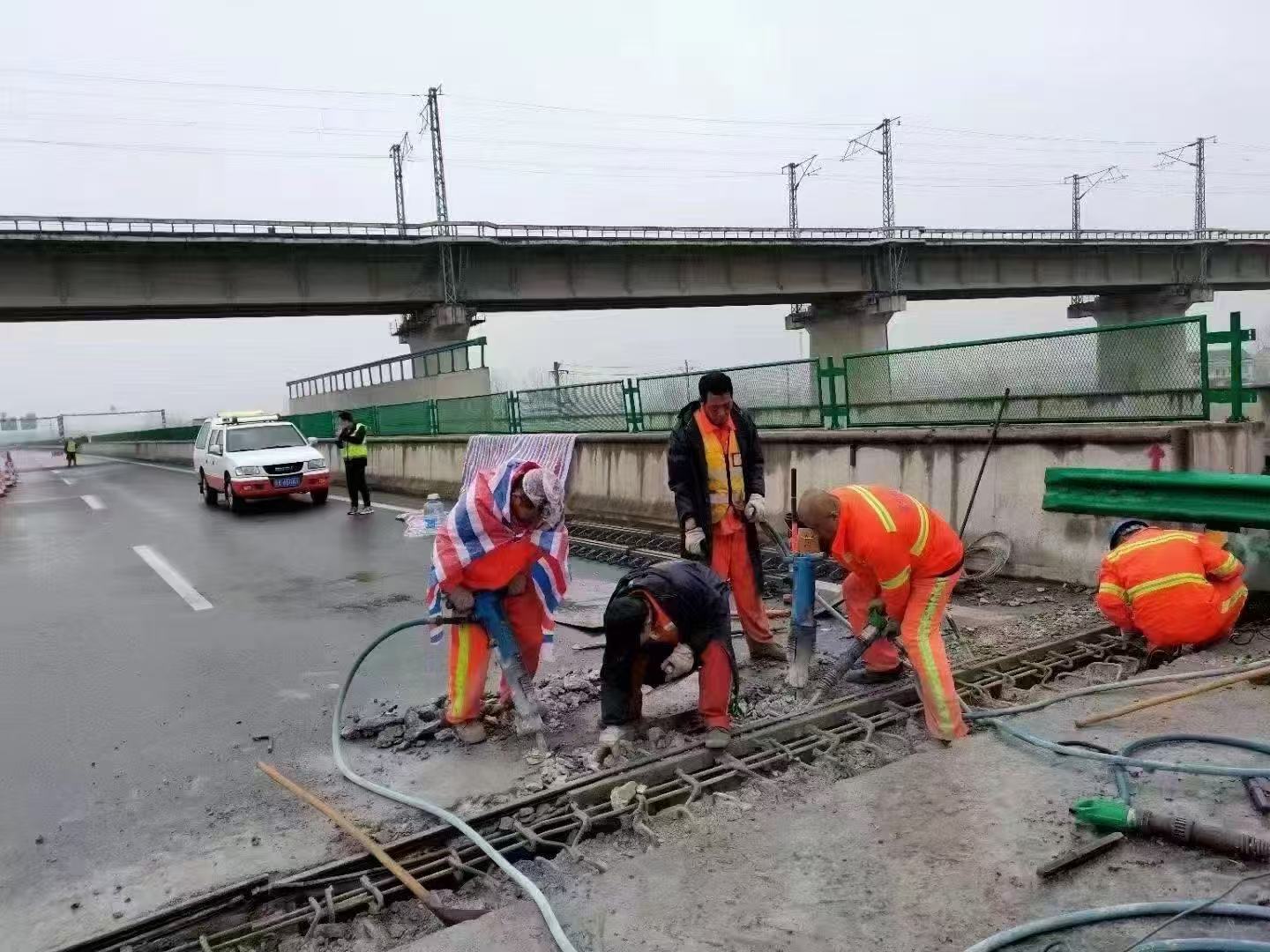 水城桥梁伸缩缝抢修料