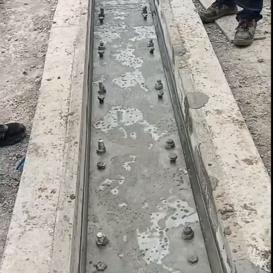 水城港口码头起重机龙门吊重型机械设备稳固用早强快凝轨道胶泥